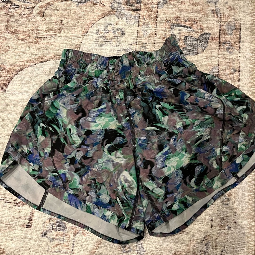 Lululemon hotty hot shorts